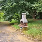 Maison Familiale Renovee Avec Grand Jardin Et Animaux Acceptes - Fr-1-616-520 *